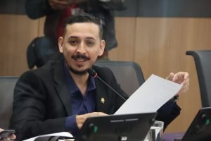 Ariel Robles a Pilar Cisneros: Su labor política deja mucho que desear