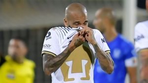 Dani Alves es desvinculado del Pumas tras denuncias de agresión sexual