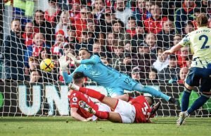 Medios internacionales llaman ‘héroe’ a Navas, luego de su espectacular debut en la Premier