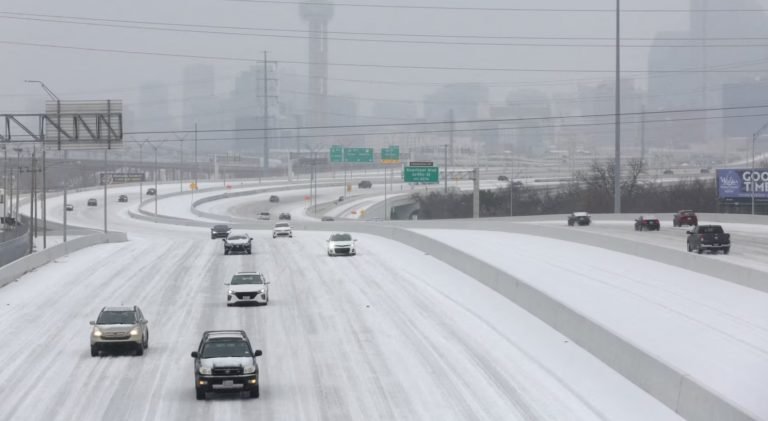 Tormenta invernal azota sur de EEUU por tercer día, pronostican frío en noreste