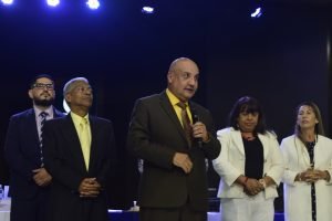 Alianza Evangélica califica de “sumamente peligroso” proyecto del Frente Amplio para prohibir terapias de conversión