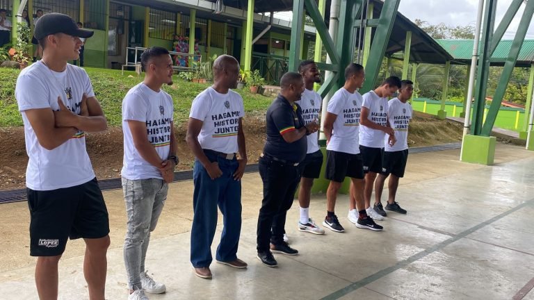 ¡De aplaudir! Limón Black Star entregó útiles escolares a niños de la provincia