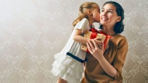 Plenario dispensa de todo trámite el proyecto que busca que se mantenga el 15 de agosto como la fecha de celebración del Día de la Madre