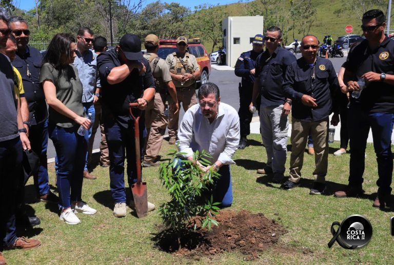 Conductor sin licencia que irrespetó señalamiento de tránsito ocasionó accidente en gira Presidencial