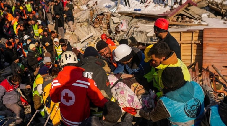 Superan los 20.000 los muertos en el terremoto en Siria y Turquía