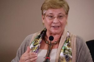 Convenio MEP-UNED permitirá graduarse a personas que tienen pendiente bachillerato