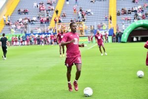 Jaylon Hadden fue expulsado sin haber jugado y ahora deberá cumplir tres partidos de sanción