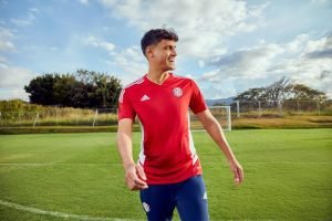 ¡Después de la polémica, Adidas rebaja las camisetas de la Sele!