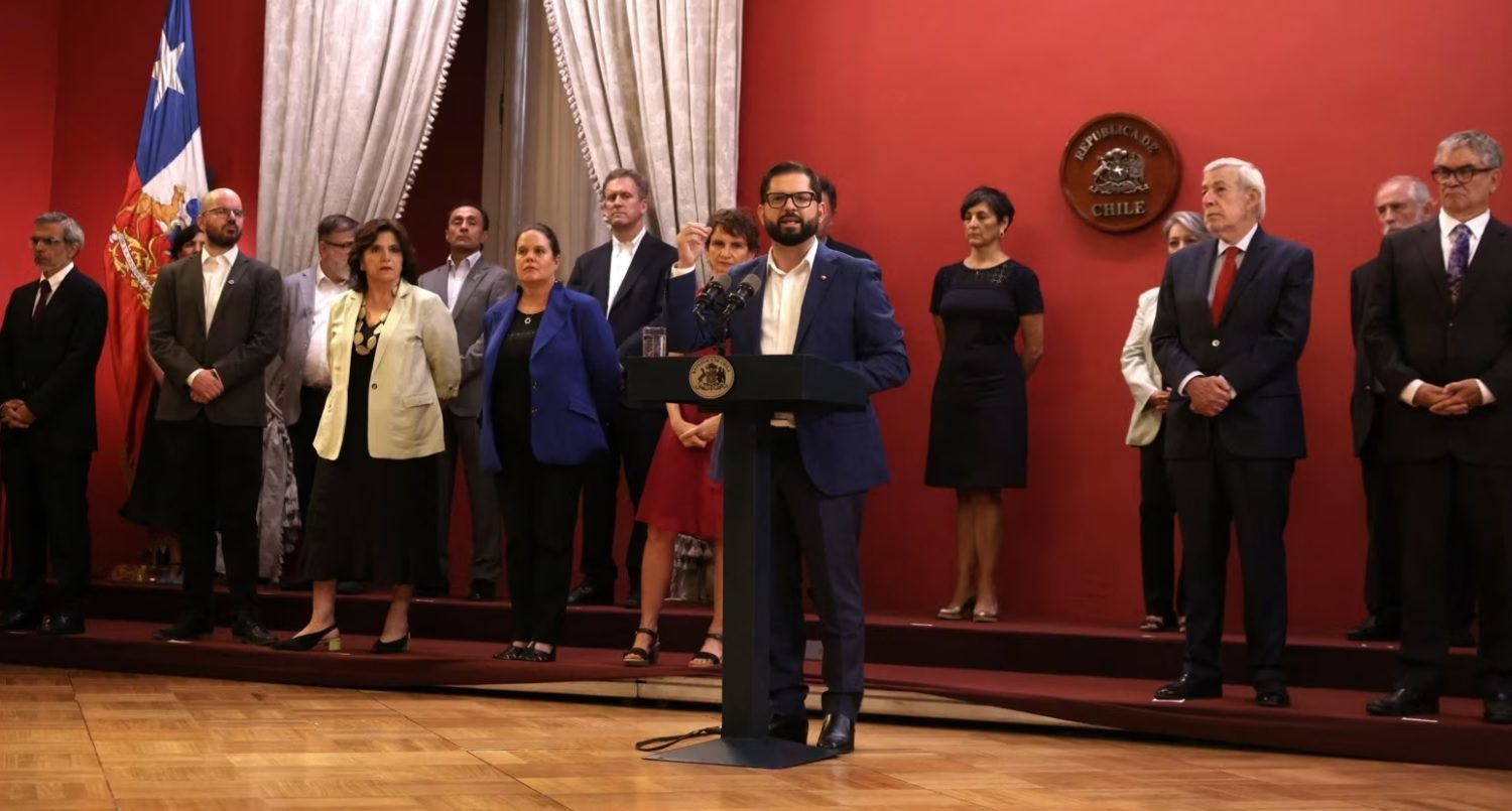 Chile: Boric Modifica Su Gabinete A Un Año De Asumir La Presidencia