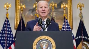 Biden pide a EEUU tener confianza en los bancos tras quiebra