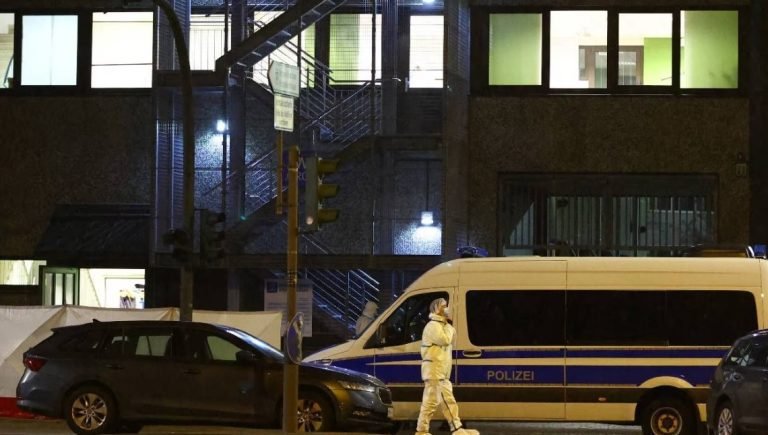 Autoridades alemanas revelan más información del tiroteo en un templo de los Testigos de Jehová en Hamburgo