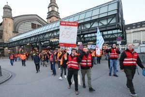 Millones de pasajeros afectados por huelga de transporte en Alemania