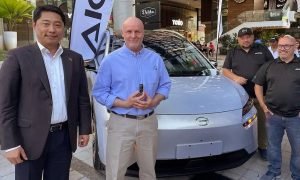 Embajada de China dona auto eléctrico al Gobierno de Costa Rica