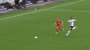 Un gesto de Fair Play ovacionado por todo el estadio y el mundo ya se candidatea para los próximos premios The Best