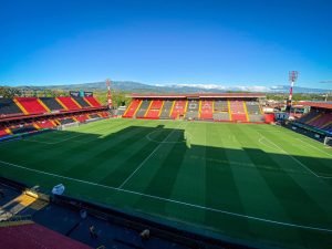 Por mala conducta de la afición, Alajuelense no podrá usar el Morera Soto ante Herediano