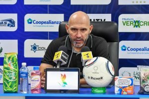 “Todo es expulsión en este país”