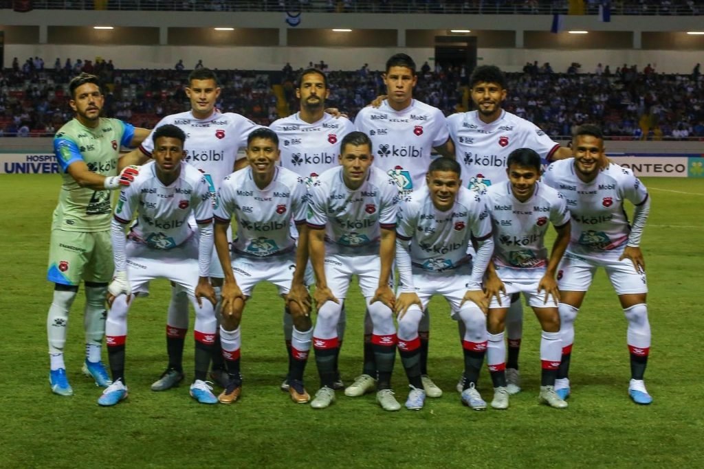 Alajuelense Golea Y Se Queda Con El Segundo Lugar Además De Clasificar A Las Semifinales 7362