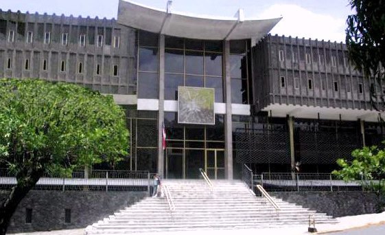 Buscan que la Biblioteca Nacional tenga independencia económica