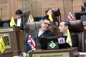 Frente Amplio apoyará Directorio de oposición sin Rodrigo Arias 