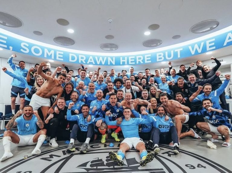 Llora Londres, sonríe Manchester