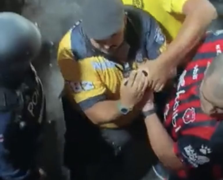 Aficionado manudo asegura que bronca en las graderías se dio por un ladrón de celulares