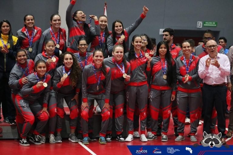 La Universidad Nacional se corona campeón de futsal en Juncos.