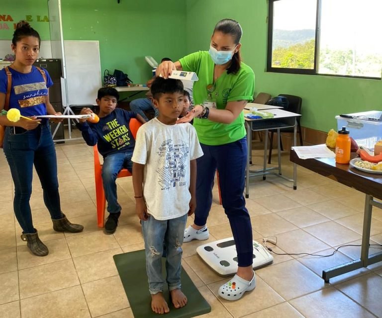 Área de Salud Siquirres brindó 227 atenciones en feria de salud indígena