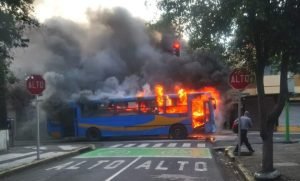 En lo que va del año se atendieron más incendios de buses que todo el 2022