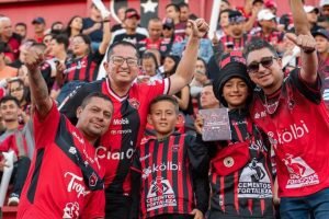 (Vídeo) Fiesta manuda: Así celebraron jugadores de liga menor y Shirley Cruz la victoria Alajuelense en el CAR