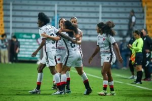 Liga Deportiva Alajuelense goleó al Deportivo Saprissa