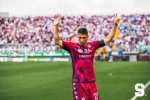 Mariano Torres es duda en el Saprissa para juego ante Herediano
