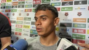 Aarón Suárez: “La afición ayuda bastante, pero los que hacen los goles son los jugadores”