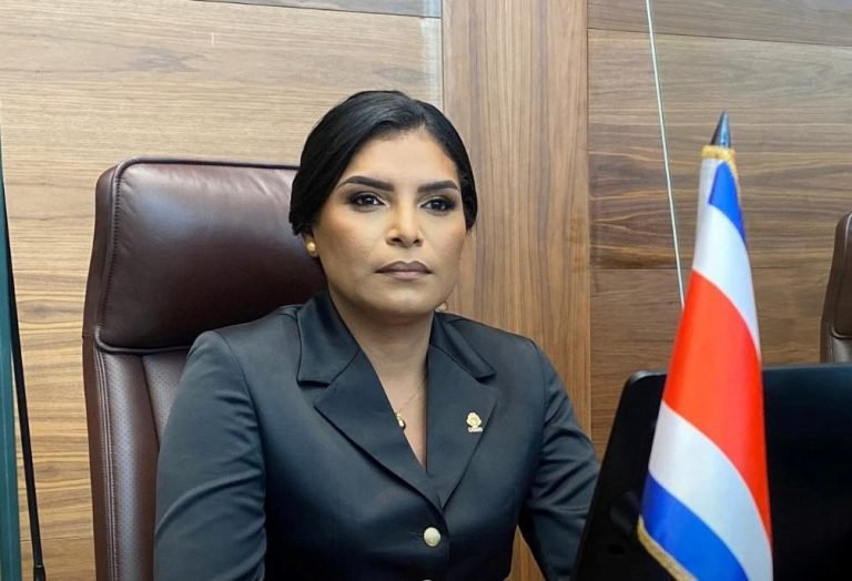 Johana Obando tilda de oportunista al alcalde de Cartago