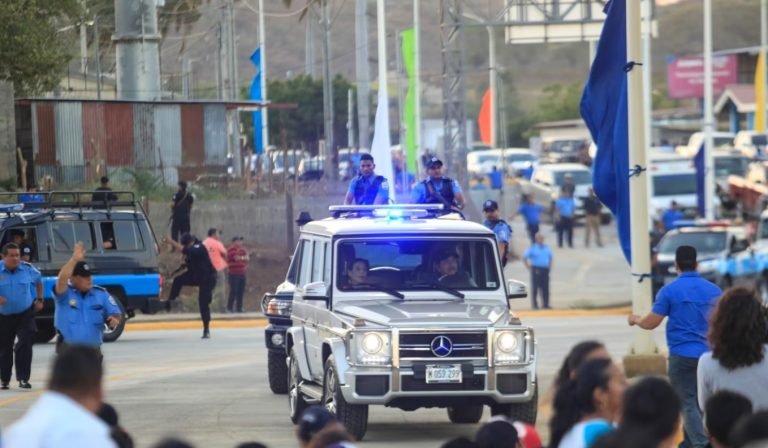 Firmar de lunes a domingo, una nueva forma de “represión” en Nicaragua