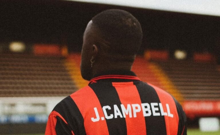 ¡Campbell locura! Afición de Alajuelense agotó camisetas retro