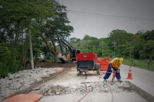 MOPT informa trabajos de conservación vial para mejorar la superficie sobre la ruta 18 en Cañas 