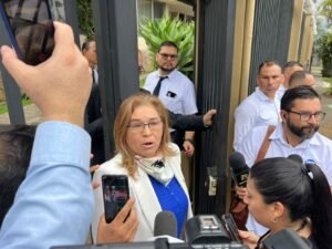 Ada Acuña: Quisiera saber qué va a hacer el Frente Amplio que solo sabe decir páguenle a la Caja