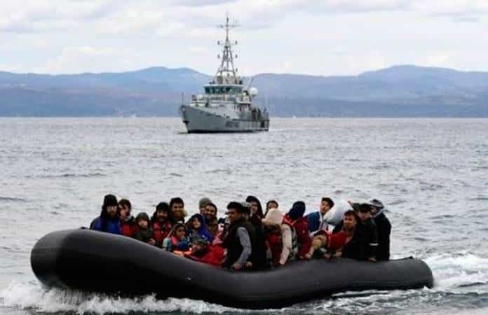 Autoridades griegas rescatan a 91 migrantes de un islote fluvial en la frontera con Turquía