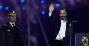 Nayib Bukele, a un paso de polémica reelección en El Salvador