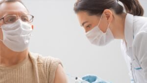 CCSS registra un avance del 43.7% personas se han protegido contra la Influenza Estacional 