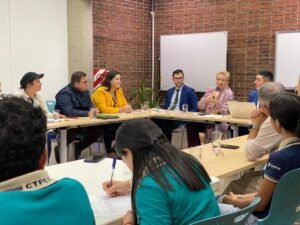 Estudiantes del CTP de La Carpio contarán con servicios de transporte y alimentación 