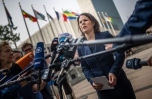 Ministra alemana RREE exige a Putin dejar de usar el cereal como arma