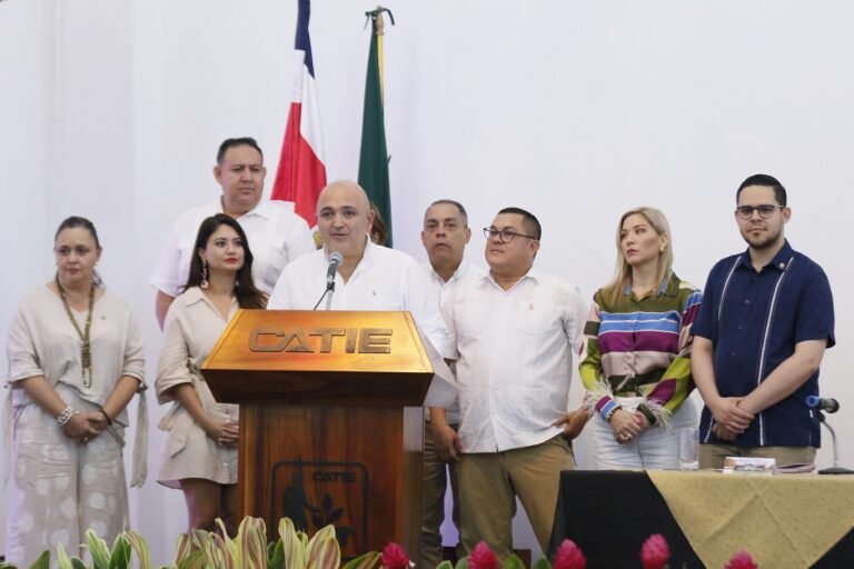 Pacheco hace un llamado al Gobierno y a la municipalidad a trazar una ruta para mejoramiento de Turrialba