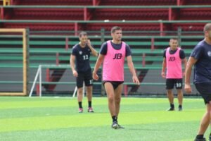 Alberth Villalobos es nuevo jugador del Municipal Grecia