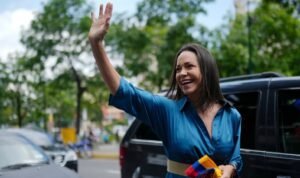 María Corina Machado derrotaría con ventaja a Maduro en elecciones de Venezuela en 2024