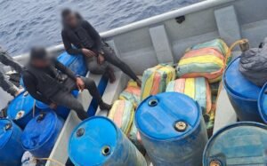 Guardacostas y OIJ capturan otra embarcación cargada con cocaína en el Pacífico Sur