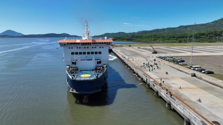 Ferry entre El Salvador y Costa Rica mejorará competitividad de ambos países, señala ministro del MOPT