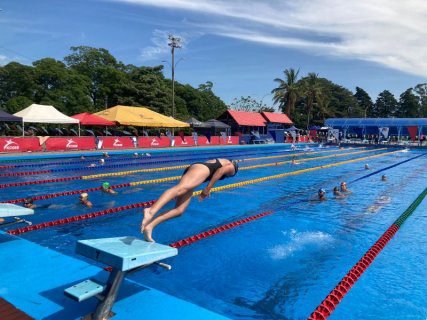 Más de 96 colegiales participan en la Final Nacional de Natación Colegial