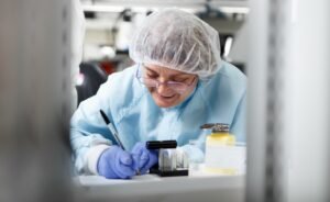 Boston Scientific contratará 1200 personas para su nueva planta en Cartago