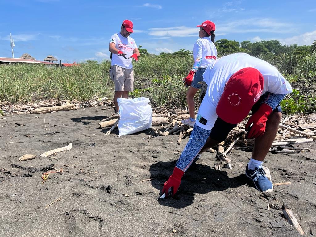 Limpieza en playas de Miraflores recolectó más de 90 kilos de